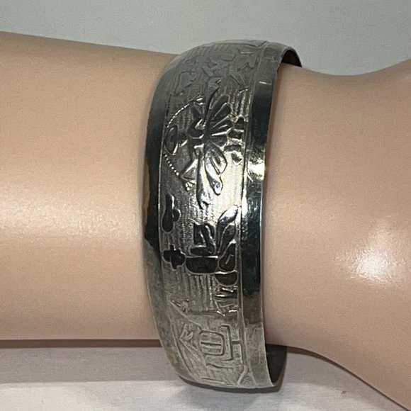 Vintage  925 STERLING SILVER Handmade  STORY TELLER CUFF BRACELET - Picture 3 of 6